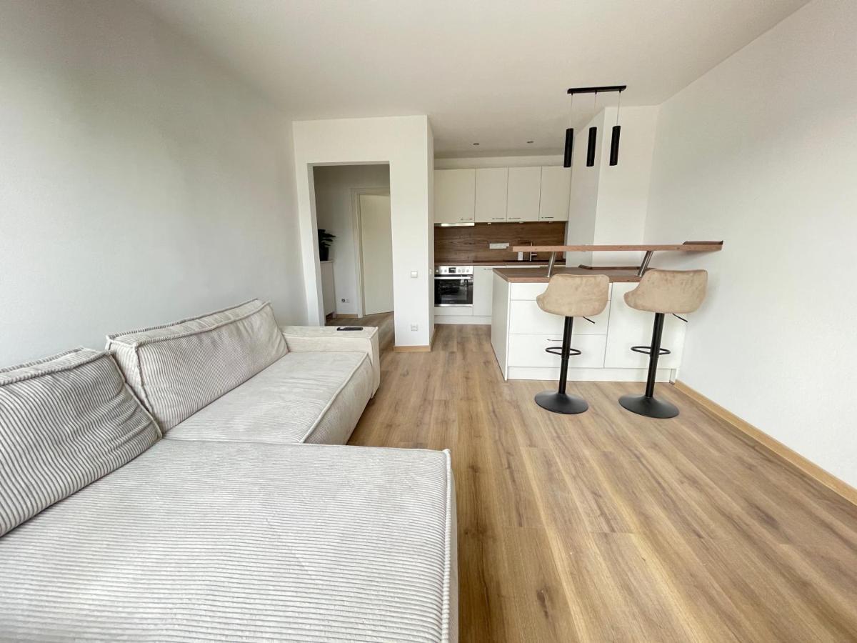 Neue Stilvolle 2-Zimmer Wohnung Im Zentrum Von Wolfsburgo Exterior foto