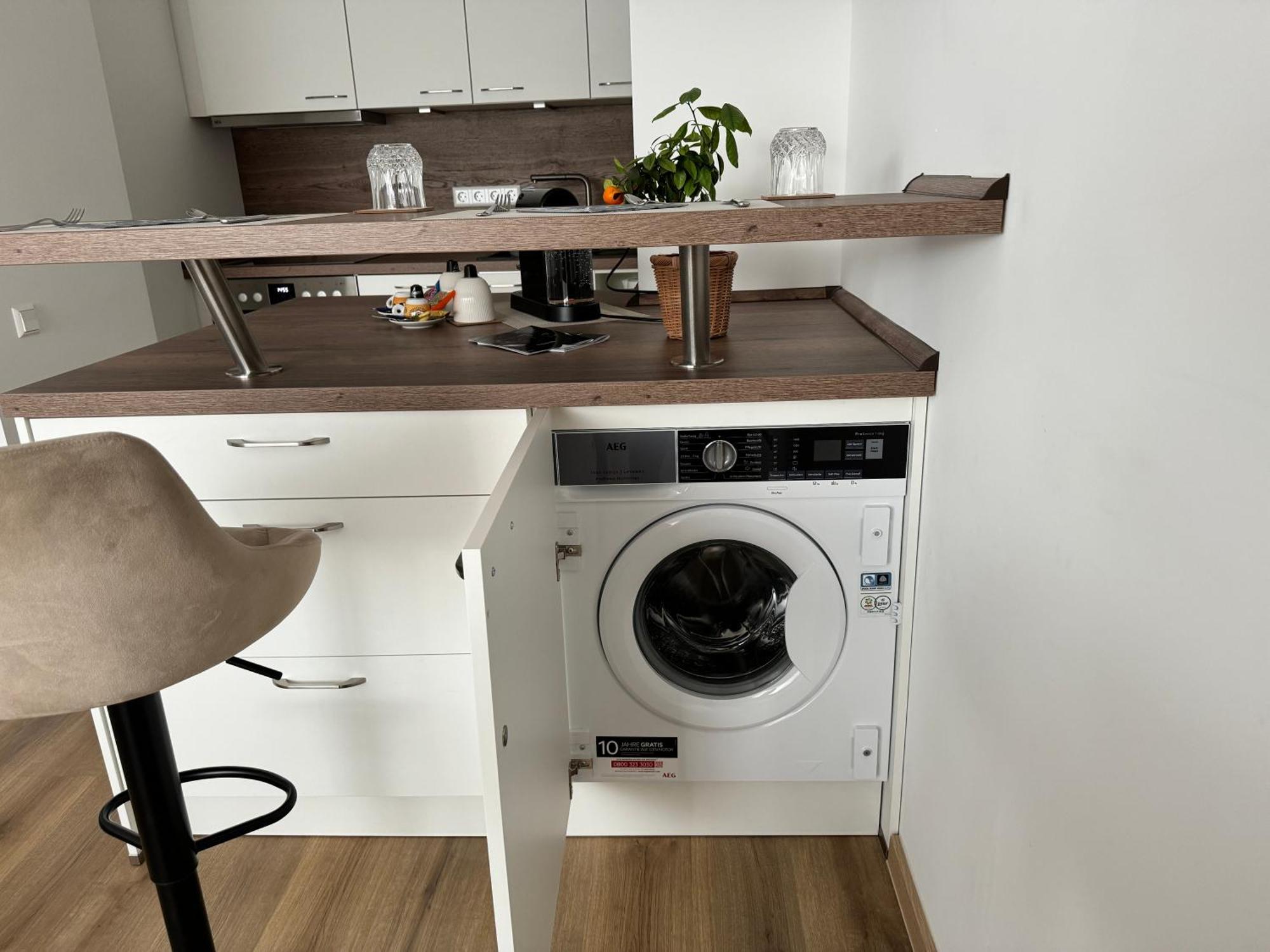 Neue Stilvolle 2-Zimmer Wohnung Im Zentrum Von Wolfsburgo Exterior foto
